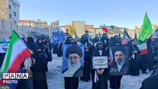 تجمع پرشور دانش‌آموزان در پایگاه حبیب بن مظاهر با حضور مدیر آموزش و پرورش منطقه ۱۷