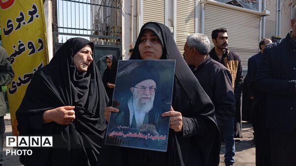 شهید عالی بر دوش هم استانی های خود تشیع شد 