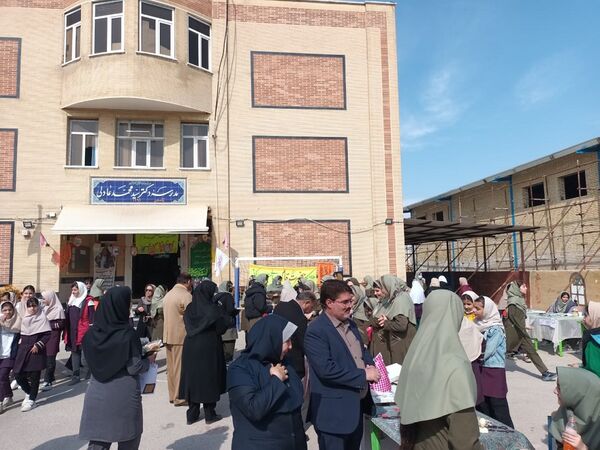 برپایی بازارچه کارآفرینی در مدارس بهبهان