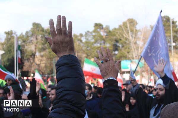 بیعت مردم تهران با سومین رهبر انقلاب