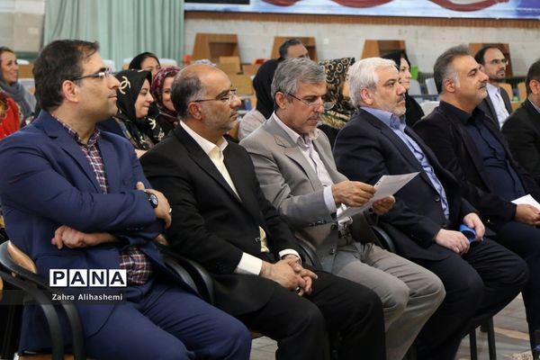 مراسم انتخابات انجمن اولیا و مربیان در مدرسه آیین روشن