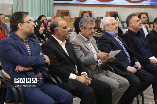 مراسم انتخابات انجمن اولیا و مربیان در مدرسه آیین روشن