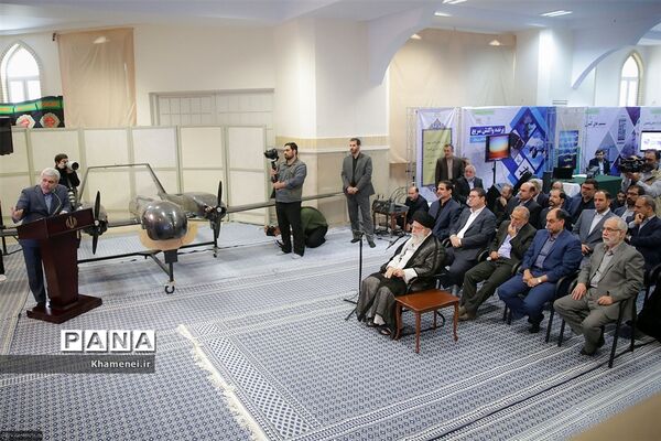 بازدید رهبر انقلاب اسلامی از نمایشگاه شرکت‌های دانش‌بنیان و فناوری‌های برتر