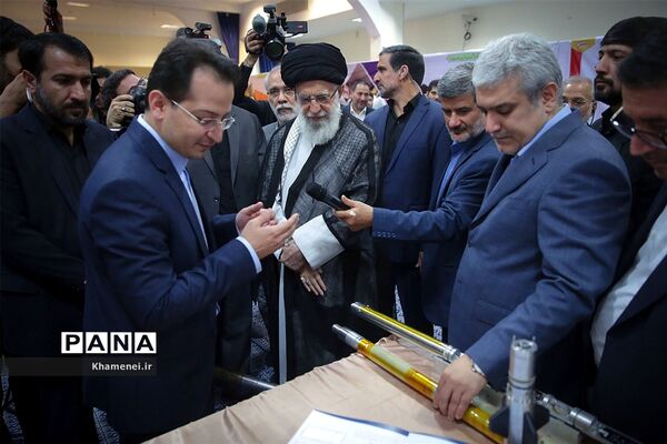 بازدید رهبر انقلاب اسلامی از نمایشگاه شرکت‌های دانش‌بنیان و فناوری‌های برتر