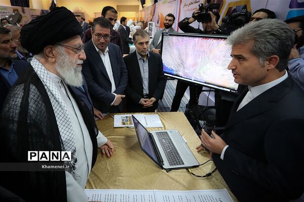 بازدید رهبر انقلاب اسلامی از نمایشگاه شرکت‌های دانش‌بنیان و فناوری‌های برتر