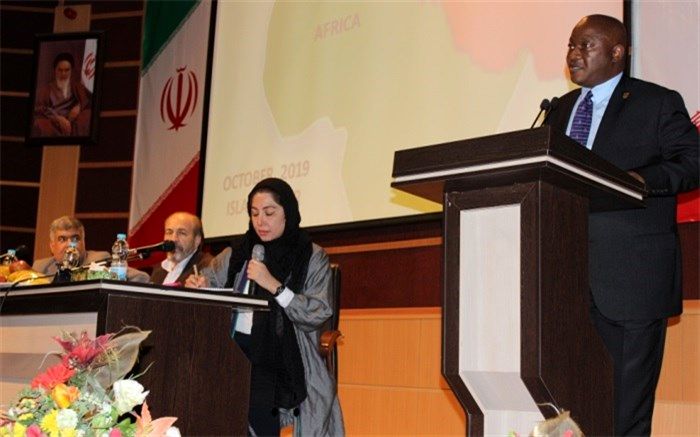 سفیر آفریقای جنوبی :مردم درجمهوری اسلامی ایران درمقابله با تحریم‌ها مقاوم و با ابتکار هستند