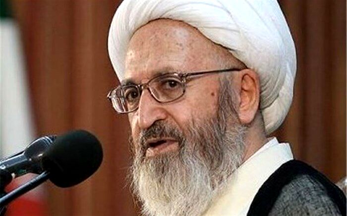 آیت الله سبحانی در انتقاد از مصوبه مجلس: قهوه خانه مصداق اماکن عمومی است