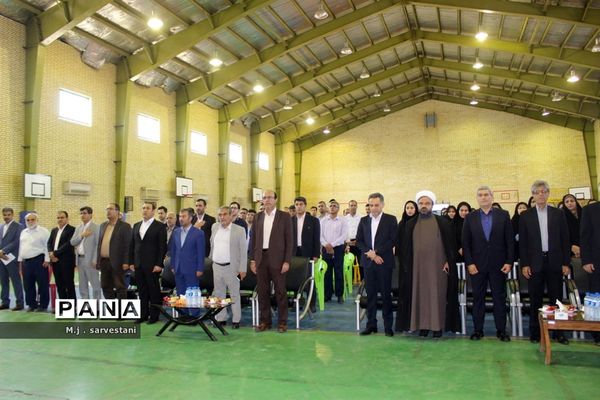 توزیع تجهیزات طرح کنترل و کاهش آسیب‌های اجتماعی مدارس استان بوشهر