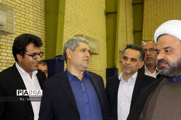 توزیع تجهیزات طرح کنترل و کاهش آسیب‌های اجتماعی مدارس استان بوشهر