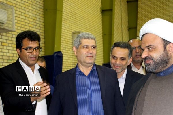 توزیع تجهیزات طرح کنترل و کاهش آسیب‌های اجتماعی مدارس استان بوشهر