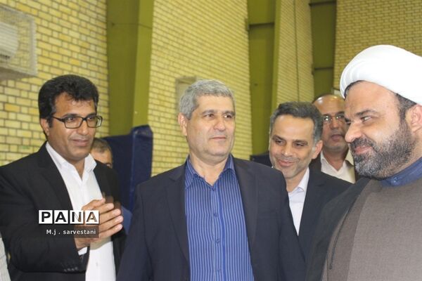 توزیع تجهیزات طرح کنترل و کاهش آسیب‌های اجتماعی مدارس استان بوشهر