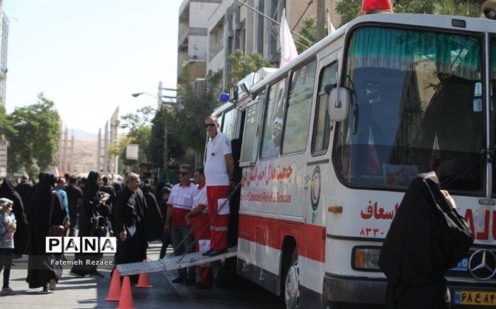 پذیرش روزانه بیش از یک‌هزار زائر در درمانگاه‌های هلال احمر در کاظمین