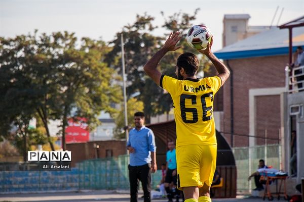 دیدار تیم‌های نود ارومیه و ملوان بندرانزلی