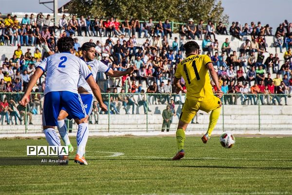 دیدار تیم‌های نود ارومیه و ملوان بندرانزلی