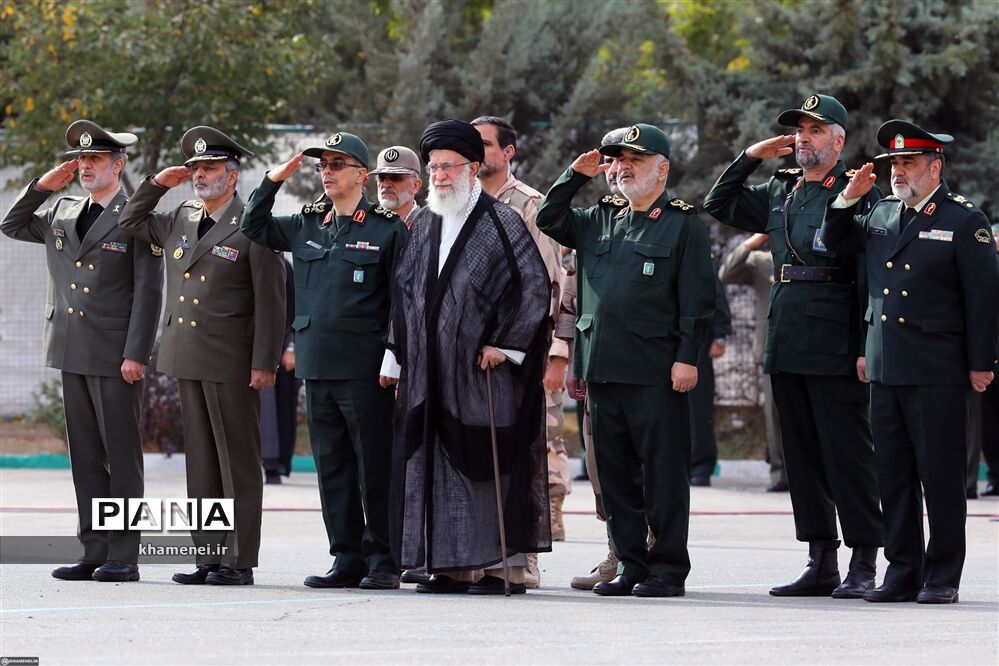 حضور رهبر معظم انقلاب در مراسم دانش‌آموختگی دانشجویان دانشگاه امام حسین (ع)