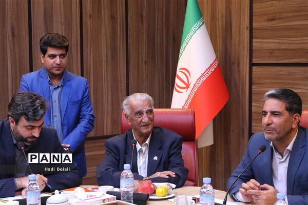 نشست خیرین حامی دانش‌آموزان بازمانده از تحصیل شهرستان‌های استان تهران