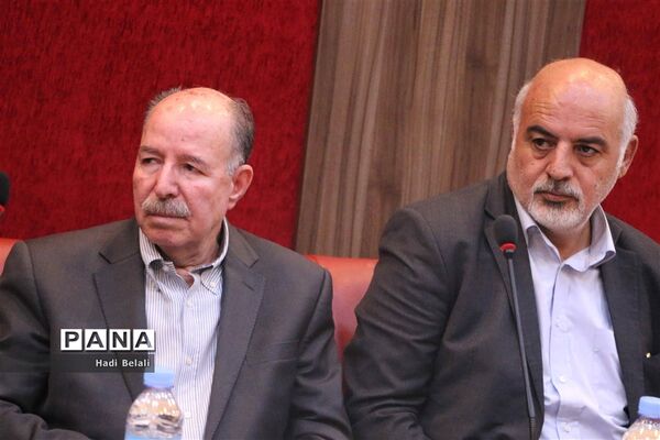 نشست خیرین حامی دانش‌آموزان بازمانده از تحصیل شهرستان‌های استان تهران