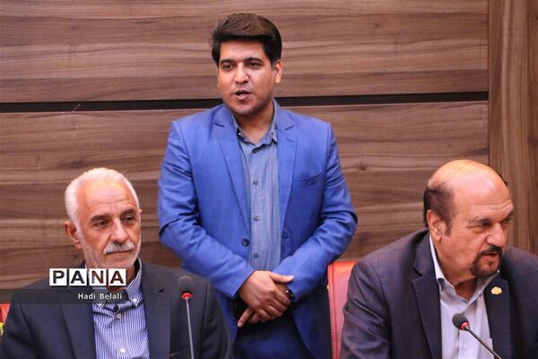نشست خیرین حامی دانش‌آموزان بازمانده از تحصیل شهرستان‌های استان تهران