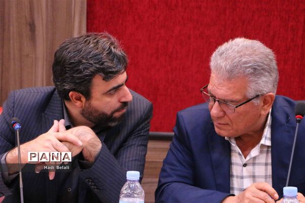 نشست خیرین حامی دانش‌آموزان بازمانده از تحصیل شهرستان‌های استان تهران