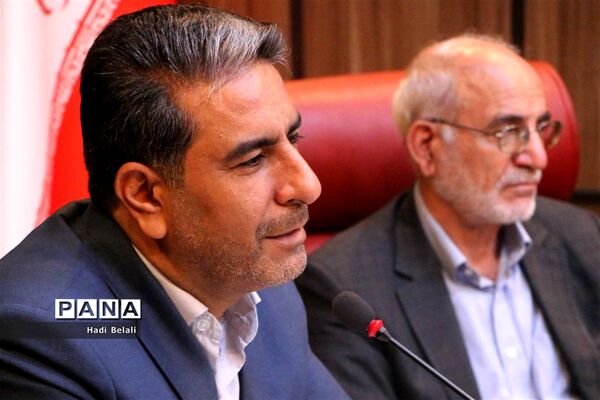 نشست خیرین حامی دانش‌آموزان بازمانده از تحصیل شهرستان‌های استان تهران