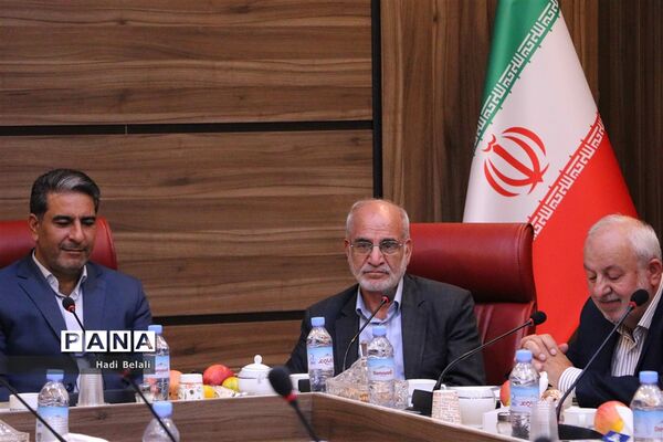 نشست خیرین حامی دانش‌آموزان بازمانده از تحصیل شهرستان‌های استان تهران