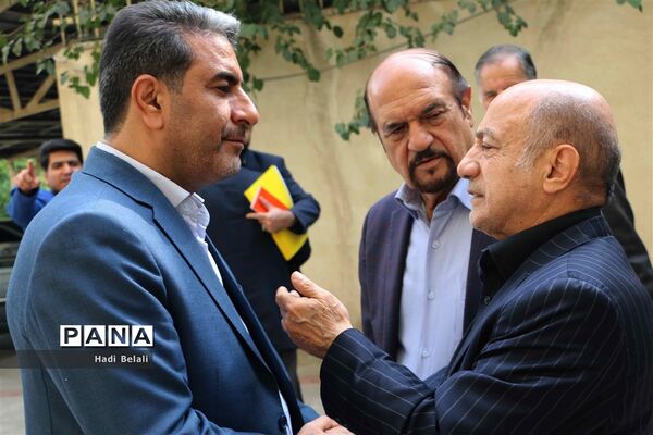 نشست خیرین حامی دانش‌آموزان بازمانده از تحصیل شهرستان‌های استان تهران