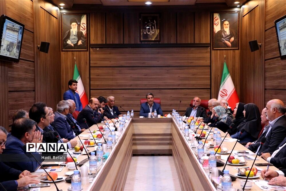 نشست خیرین حامی دانش‌آموزان بازمانده از تحصیل شهرستان‌های استان تهران