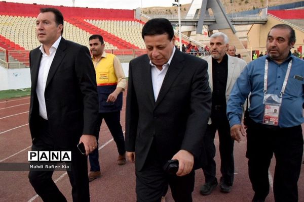 دیدار تیم‌هاى فوتبال تراکتور و پارس جنوبى جم