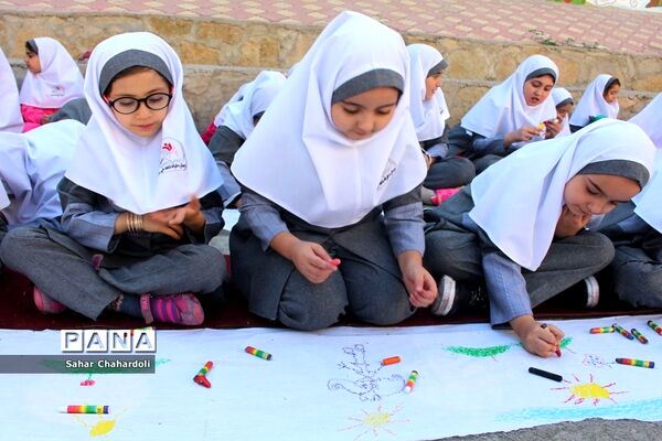 حضور کاروان شادی کانون پرورش فکری کودکان و نوجوانان استان همدان در مدرسه شاهد اخوان