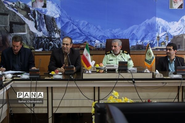 دیدار پیشتازان سازمان دانش‌آموزی با فرمانده انتظامی استان همدان