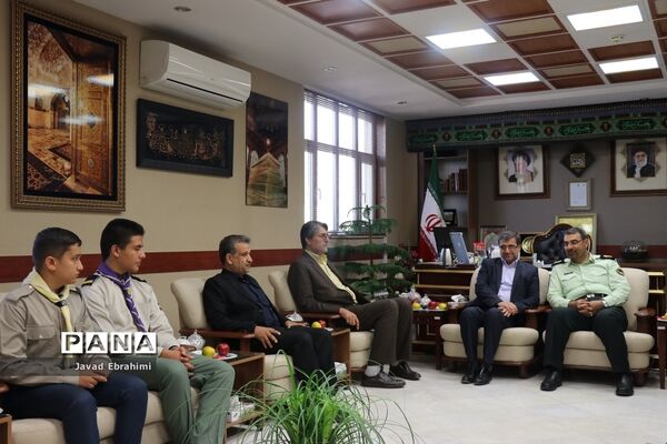 دیدار مدیرکل آموزش و پرورش خراسان رضوی و پیشتازان سازمان دانش‌آموزی با فرمانده نیروی انتظامی استان