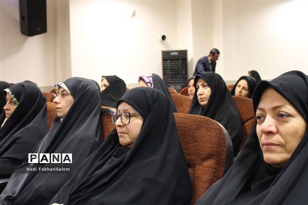 نشست هم‌افزایی و توجیهی معاونان و کارشناسان معاونت پرورشی و فرهنگی شهرستان‌های استان تهران