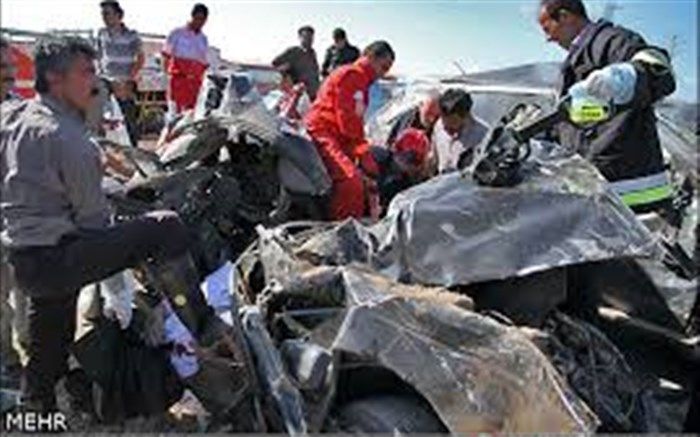 واژگونی اتوبوس کارکنان شرکت نفت با ١ کشته و ٢٢ مصدوم