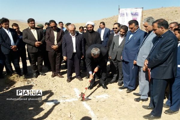 کلنگ آغاز عملیات اجرایی بند خاکی روستای حاجی آباد مود شهرستان سربیشه