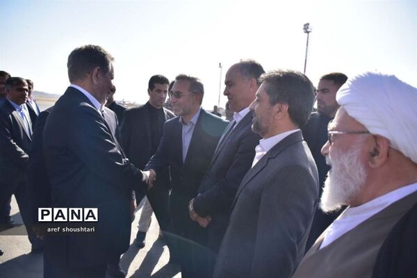 سفر اسحاق جهانگیری به همراه وزرا و مدیران دستگاه اجرایی کشوری و لشکری به خراسان جنوبی