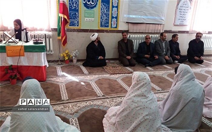 در آئینی نمادین، زنگ نماز در آموزشگاه نمونه دولتی فرزانگان بیجار نواخته شد