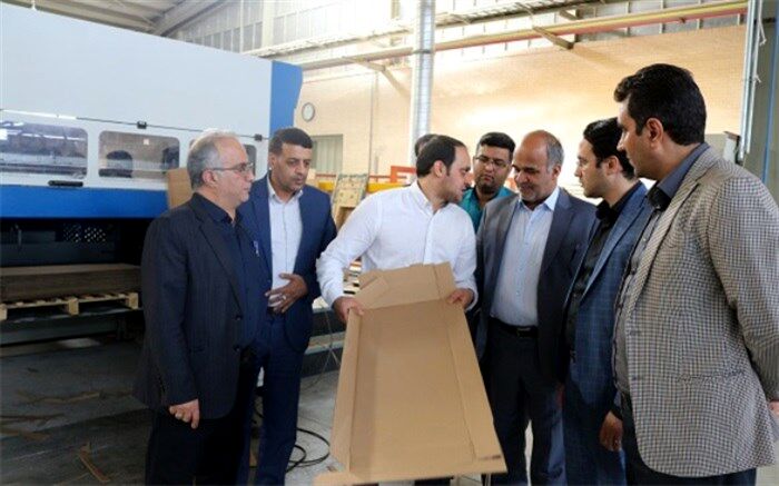 بازدید فرماندار اشکذر از شرکت صنایع آرمان سلولز یزد