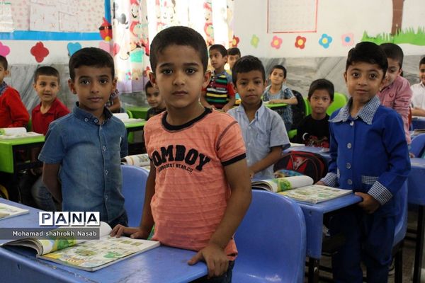 بازدید نماینده مردم خرمشهر و هیات همراه از دبستان امام هادی (ع) کوی مولوی خرمشهر