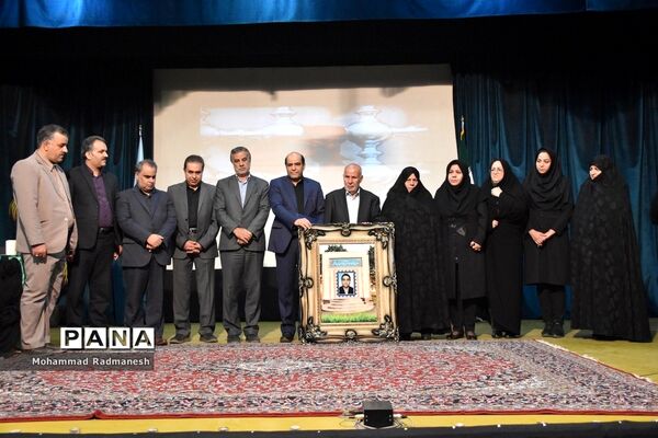 عزاداری  دانش‌آموزان دبیرستان فرزانگان یزد