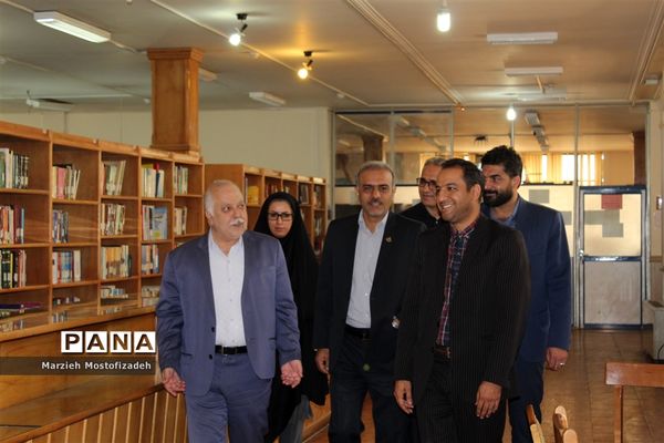 بازدید مدیرعامل مجمع خیرین شهرساز و فرهنگ‌ساز از کتابخانه دانش‌آموز