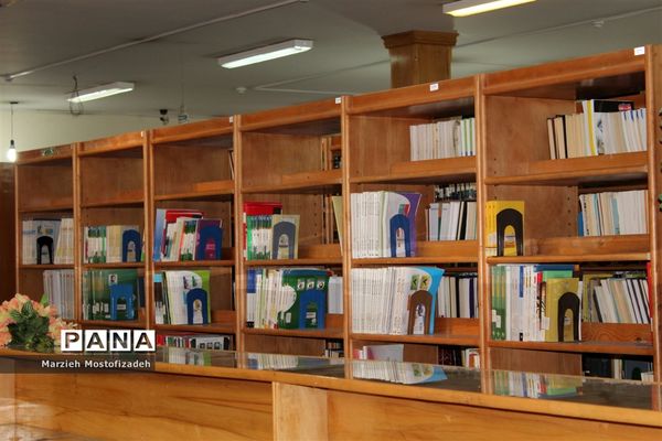 بازدید مدیرعامل مجمع خیرین شهرساز و فرهنگ‌ساز از کتابخانه دانش‌آموز