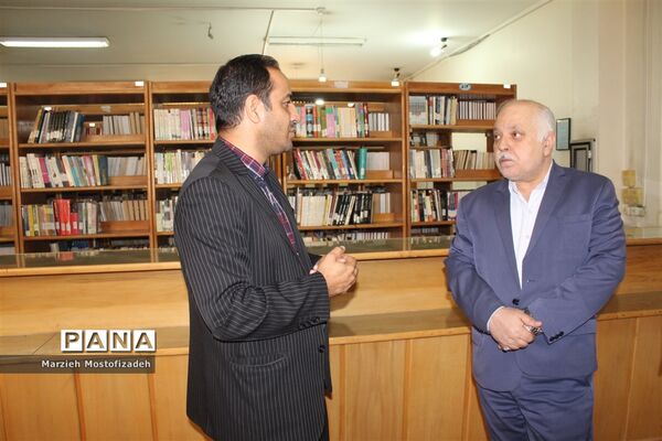 بازدید مدیرعامل مجمع خیرین شهرساز و فرهنگ‌ساز از کتابخانه دانش‌آموز
