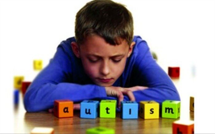 کتاب درسی برای دانش آموزان اوتیسم نداریم