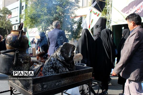 شورحضورعاشقان حسینی جامانده ازسفرکربلا درراهپیمایی اربعین شهرری