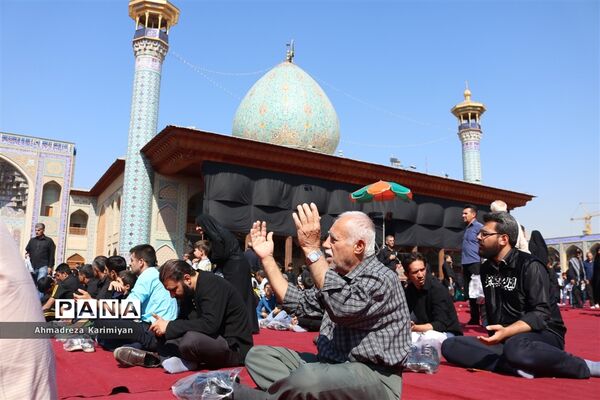 شور حسینی در حرم مطهر احمدبن موسی (ع) در شیراز