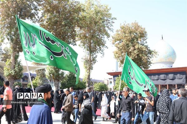 شور حسینی در حرم مطهر احمدبن موسی (ع) در شیراز