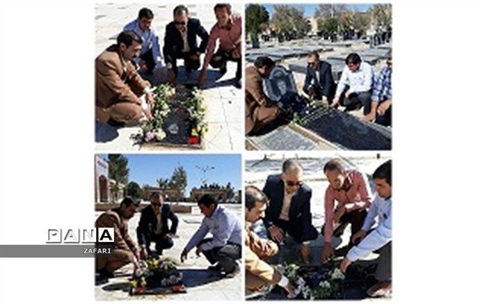 عطرافشانی گلزار خوشنویسان شهید و فقید در شیروان