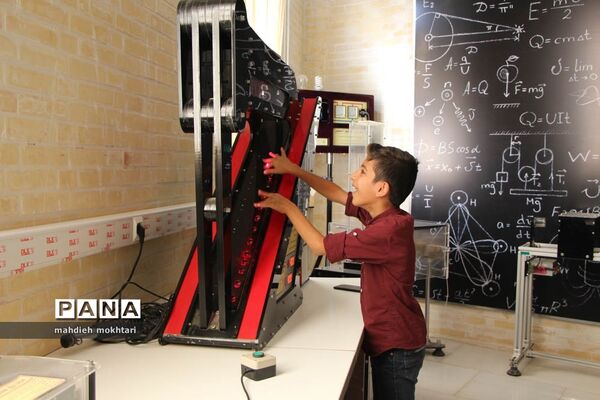 بازدید دانش‌آموزان از کارگاه‌های آموزشی شرکت آترین یزد