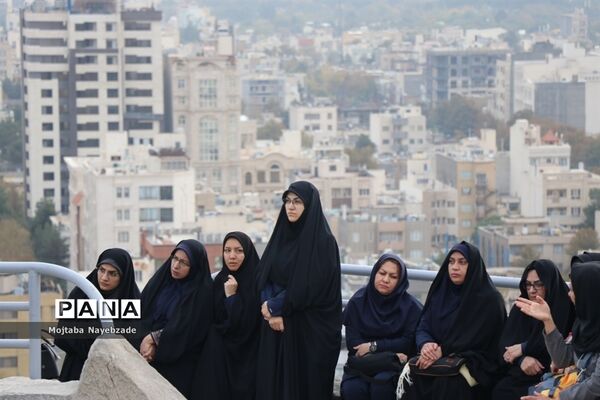 کوهپیمایی کارکنان آموزش و پرورش خراسان رضوی در هفته تربیت بدنی