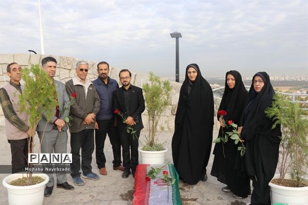 کوهپیمایی کارکنان آموزش و پرورش خراسان رضوی در هفته تربیت بدنی